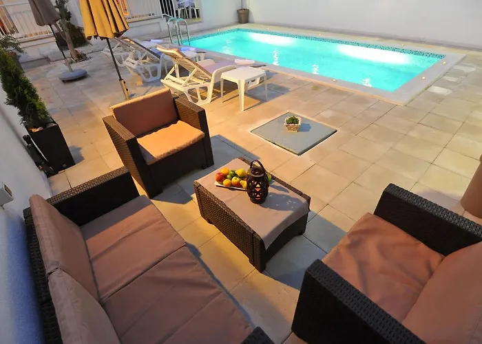 Miki Borik ザダル